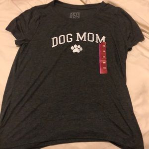 “Dog mom” t-shirt